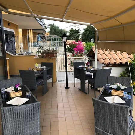 Residenza De Luca فندق مبيت وإفطار تروبيا