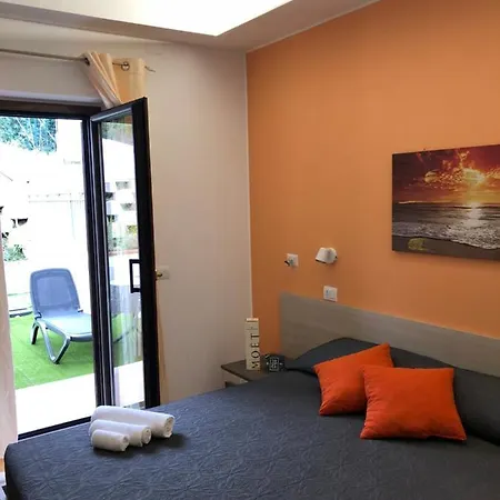Residenza De Luca 4* טרופאה