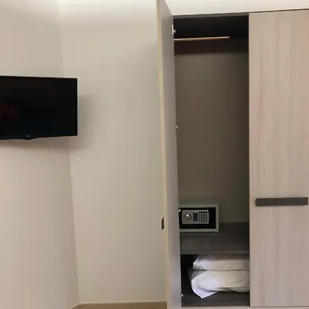 Residenza De Luca B&B 트로페아