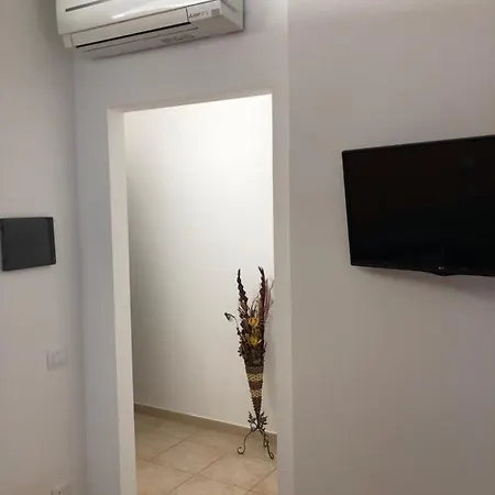 Residenza De Luca טרופאה