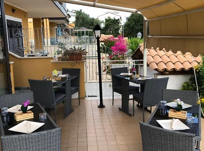 Residenza De Luca 住宿加早餐酒店 特罗佩阿