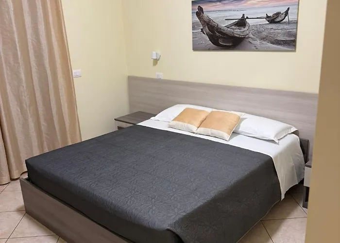 Residenza De Luca 住宿加早餐酒店 特罗佩阿