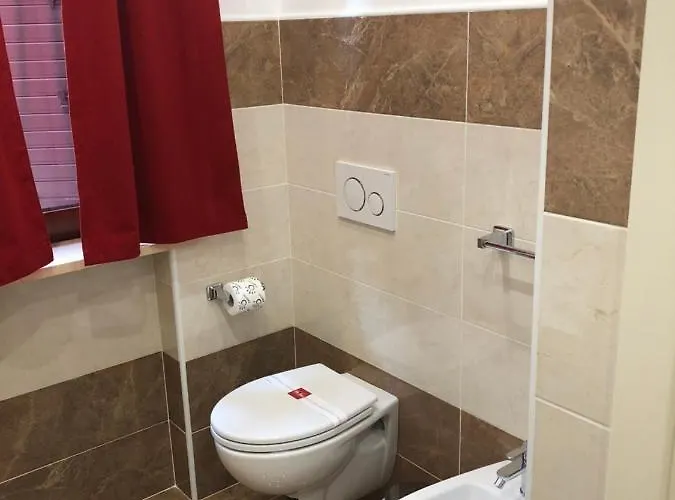 לינה וארוחת בוקר Residenza De Luca טרופאה