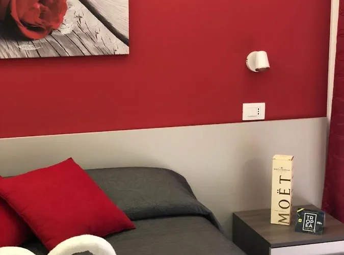 לינה וארוחת בוקר Residenza De Luca טרופאה