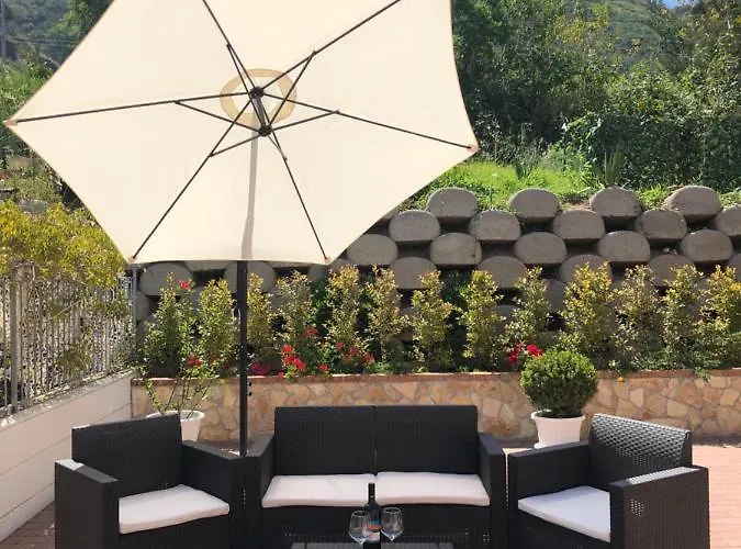 לינה וארוחת בוקר Residenza De Luca טרופאה